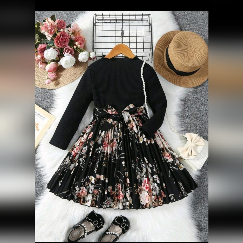 Girl's size 7 Pleated skirt belted dress.